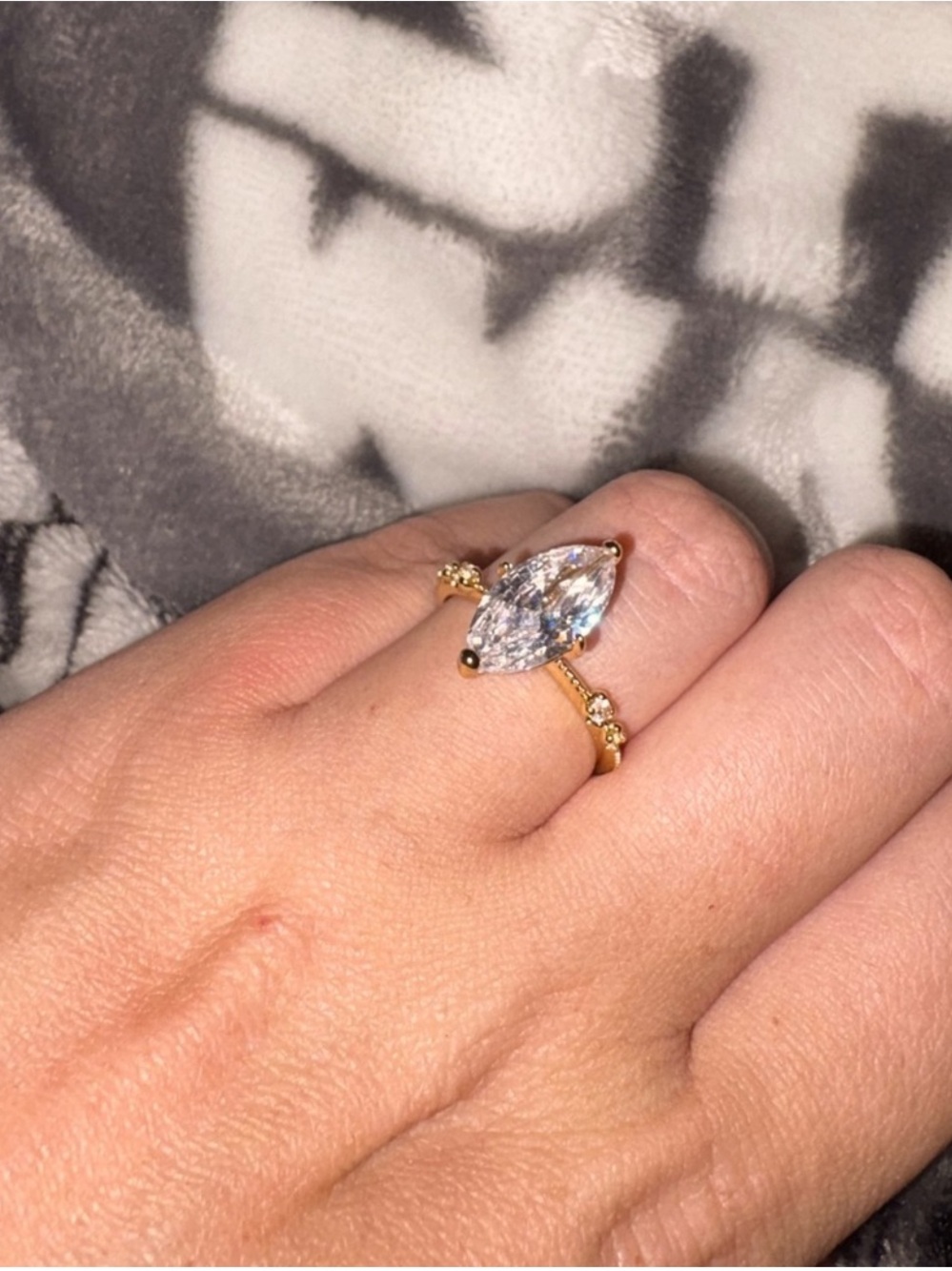 Glamorous Cubic Zirconia Decor Ring